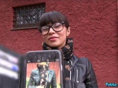 Amateur, Mamada, Coche, Corrida, Estilo perrito, Al aire libre, Público, Coño