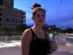 Skrajny, Palcówka, Orgazm, Publiczny, Solo, Squirting, Zabawki, Ważniak