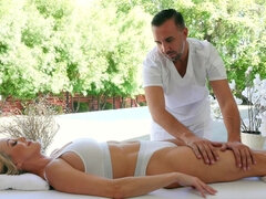 Tetas grandes, Rubia, Mamada, Estilo perrito, Corridas faciales, Hd, Masaje, Madres para coger