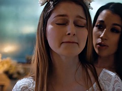 Peitos grandes, Noiva, Lésbica, Magrinha