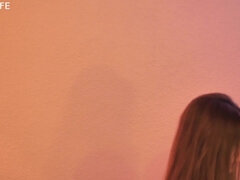 Lieveling, Grote mammen, Bruinharig, Kut duiken, Alleen, Tiener, Tieten likken