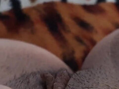 18 años, Amateur, Lesbiana, Madres para coger, Orgasmo, Coño, Falda, Trio