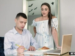 Grote kont, Sperma in gezicht, Gezin, Kokhalzen, Hardcore, Keuken, Likken, Moeder