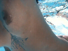 18 éves, Popó, Hatalmas hátsó, Fétis, Hd, Latin lány, Filigrán alkatú, Egyedül