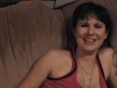 18, Veľké kozy, Brunetka, Striekanie semena, Na psíka, Fetiš, Výprask, Pička