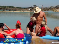 Gruppe, Lesbisch, Orgie, Im freien, Öffentlich, Satin, Swingers, Nass