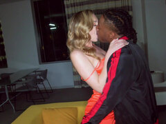 Kuřba, Brunetka, Hd, Masturbácia, Prirodzené prsia, Švédska rojka