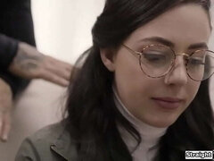 Duży kutas, Brunetka, Głebokie gardło, Włochaty, Obciąganie, Drobna, Ostro, Nastolatki