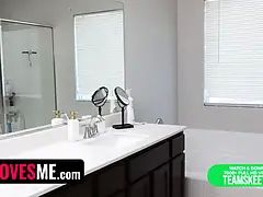 Μαλακία, Ηδ, Φυσικά βυζιά, Πρώτου προσώπου, Ταμπού, Τατουάζ, Έφηβος, Βυζιά