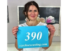 Hatalmas hátsó, Monumentális dákó, Tekintélyes didik, Cumizás, Gesztenyebarna, Kutya póz, Leborotvált