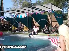 Gros seins, Face assise, Hd, Léchez, Monstre, Piscine, Rasée, Plan cul à trois