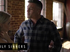 Blondine, Langt ned i halsen, Hundestilling, Give finger, Brækfornemmelse, Hd, Teenager, Bryster