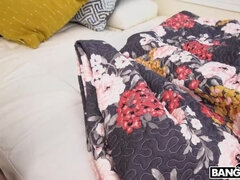 Laundry Day Nail Session with Lilly Hall: Big Tits & Curvy Latina MILF