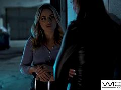 Baben, Stor kuk, Stora tuttar, Brunett, Flickvän, Tatuering, Tuttar