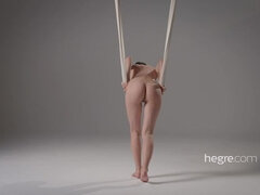 Popó, Gesztenyebarna, Édes, Természetes, Filigrán alkatú, Rövid haj, Vékony, Begyek