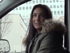 Stor pik, Sort, Bil, Behåret, Orgasme, Lille kvinde, Offentlig