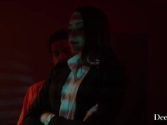 Anál, Kuřba, Brunetka, Stříkání spermatu, Dávení penisem, Na pejska, Masturbace, Jezdectví