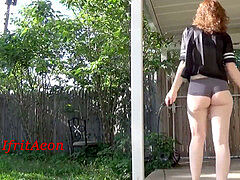 splendid big donk redhead MILF in taut mini short rope jumping & ass workout !