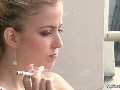 18, Brunetka, Zdrada, Kutas, Hardcore, Hd, Naturalne cycki, Palenie