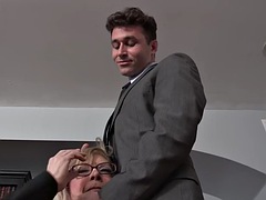 Grosser schwanz, Grosse titten, Blasen, Geile alte tussi, Erotisch, Oma, Hardcore, Ablutschen