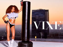 Amatör, Stor kuk, Avsugning, Doggystyle, Naturliga tuttar, Mager, Tonåring, Tuttar