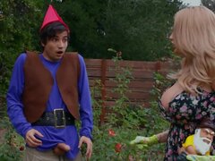 Hot housewife catches the perverted dwarf and initiates sex