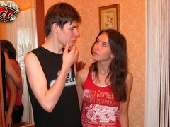 Suihinotto, Ruskeahiuksinen, Aisankannattaja, Takaapäin, Fetissi, Laiha, Teini, Tissit