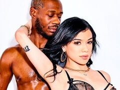 Bundão, Pauzão, Boquete, Morena, Transar de quatro, Melharucos naturais, Cabelo curto, Tetas