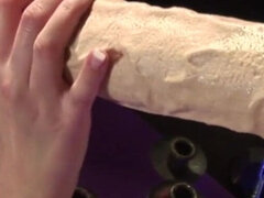 Όμορφη, Ξανθιά, Πίπα, Δονητής, Τακούνια, Καλσόν