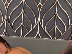 Κώλο γλείψιμο, Μαύρος, Πίπα, Προφυλακτικό, Χύσιμο, Φυσικά βυζιά