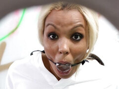 Μεγάλος κώλος, Μεγάλος πούτσος, Μεγάλα βυζιά, Ξανθιά, Πίπα, Κωλοτρυπίδα, Γλείψιμο, Αυνανισμός