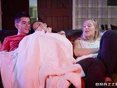 Brunetka, Zdrada, Masturbacja, Naturalne cycki, Rzeczywistość, Spanking, Tatuaż, Nastolatki