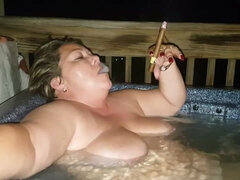 Americano, Matura, Tette naturali, All'aperto, Piscina   biliardo, Fumando   smoking