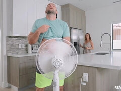 Velike joške, Busty, Hardcore, Hd, Pornozvezde, Resničnost, Trojček, Joške