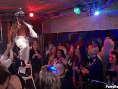 Påklædt sex, Dansende, Kvinde, Briller, Hårdt, Trusser, Ridning, Sutte