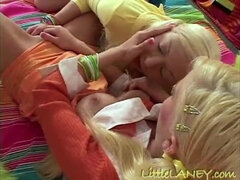 Amatööri, Fetissi, Hd, Suudella, Lesbo, Itsetyydytys, Luonnolliset tissit, Pillu