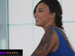 Boquete, Morena, Academia, Hardcore, Hd, Xoxota, Ducha chuveiro, Tatuagem