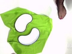 Salle de bains, Blonde, Pieds, Hongroise, Seins naturels, Piercing, Solo, Tabou