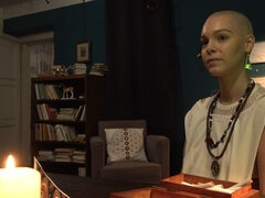 Kuřba, Šaty, Honění, Různé pohledy, Pička, Vyholené, Krátké vlasy, Teenka