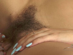 Loiroa, Masturbação, Peludoa, Orgasmo, Baixinhoa, Solo chão, Apertado, Tetas