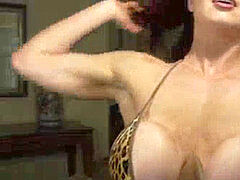 Big-tits, sandy-haired, female-bodybuilder