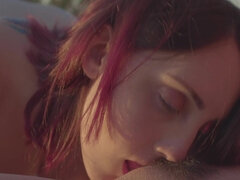 Grote kont, Bruinharig, Vingeren, Hd, Lesbisch, Kut duiken, Trio, Tieten likken