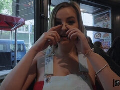 Amatööri, Amerikkalainen, Blondi, Suihinotto, Luonnolliset tissit, Näkökulma pov, Julkinen, Pillu