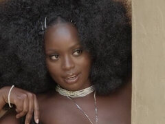 Enthousiasteling, Bruinharig, Zwart, Natuurlijke tieten, Mager, Alleen, Strippen, Tiener