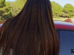 Sucer une bite, Brunette brune, Voiture, Hard, Chatte