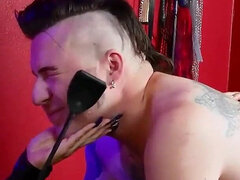 Gros seins, Blonde, Femme dominatrice, Mère que j'aimerais baiser, Strapon, Plan cul à trois