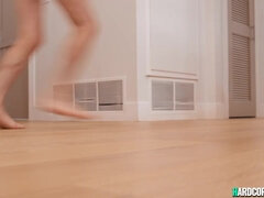 Loiroa, Peituda, Pau, Hardcore, Mãe gostosa, Meias finas, Sexo grupal a três, Esposa