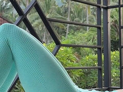 Bikini, Al aire libre, Solo