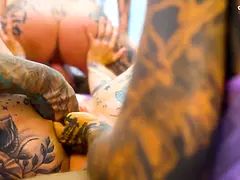 Anal, Hd, Slikning, Onani, Orgie, Fisse, Mager, Tatovering