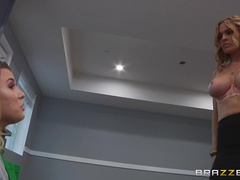 Veľké kozy, Blondína, Femdom, Lesbické, Prirodzené prsia, Realita